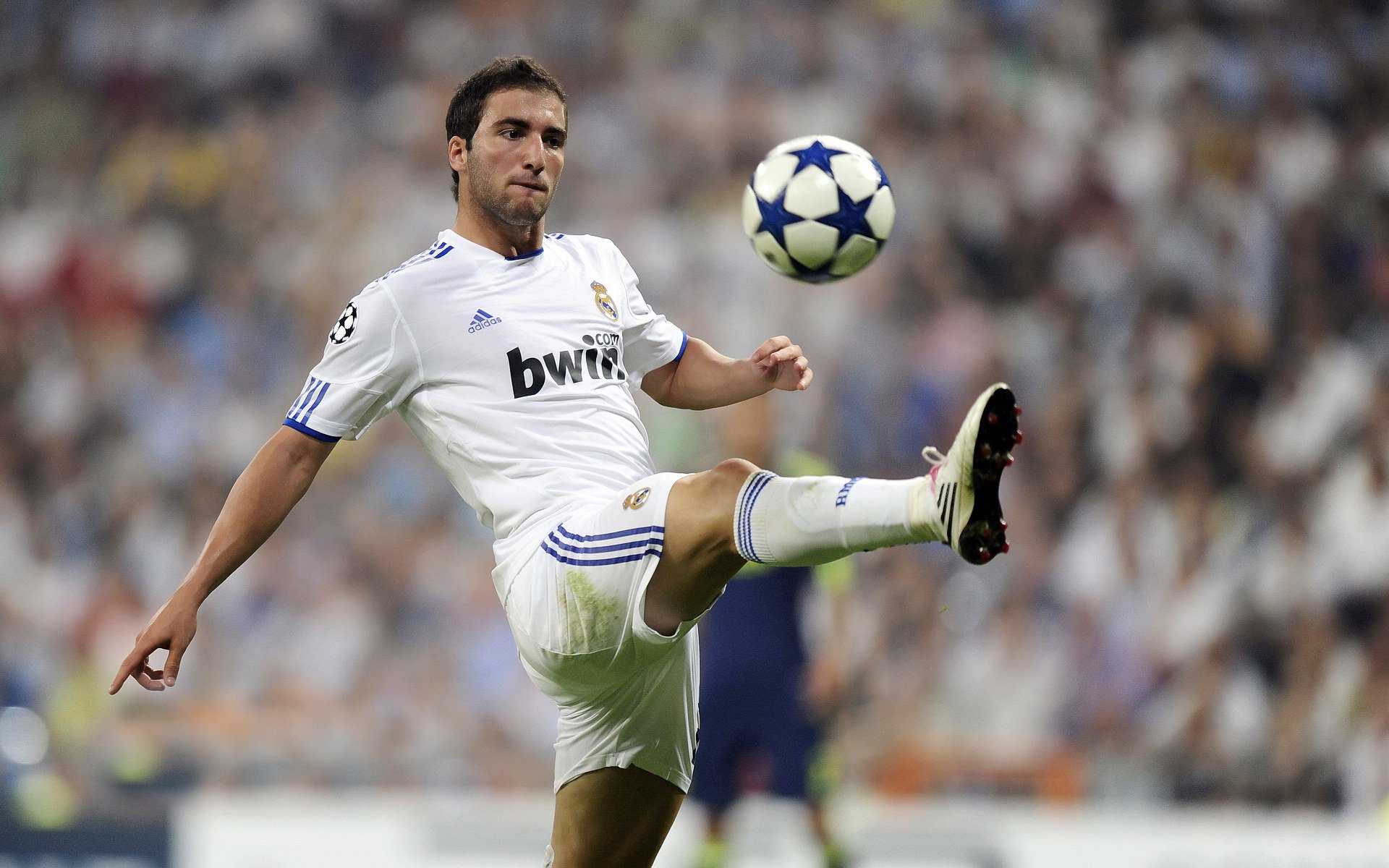 巴萨防线缺乏凝聚力,布鲁日三度进球,晋级形势岌岌可危,巴萨vs布鲁日